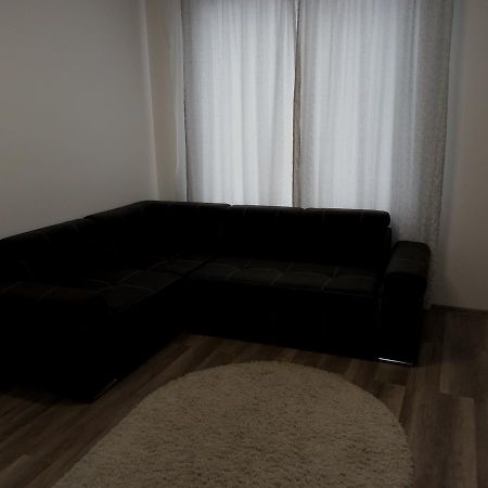 Gil Apartments, On Mynaiska 18 Ужгород Екстериор снимка