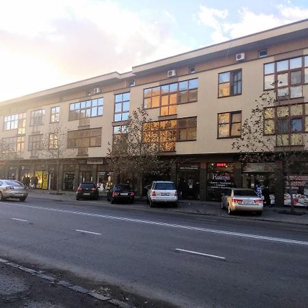 Gil Apartments, On Mynaiska 18 Ужгород Екстериор снимка