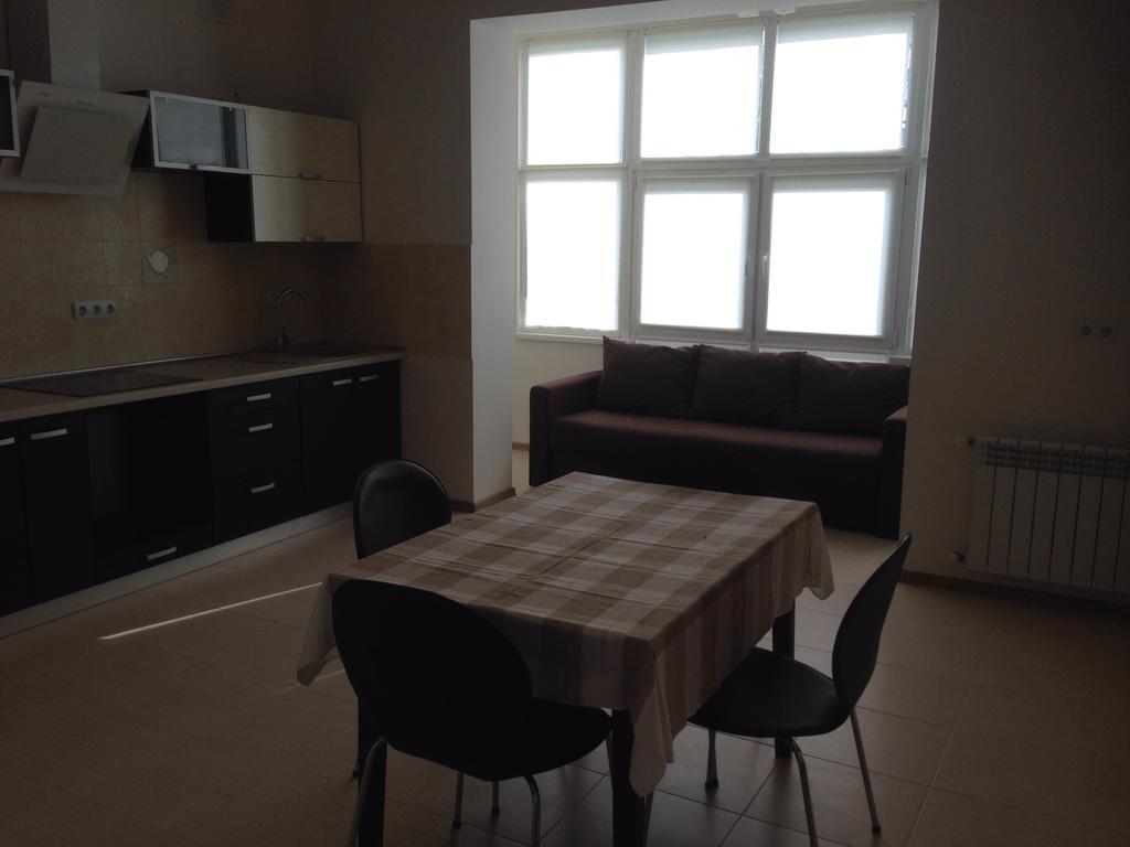 Gil Apartments, On Mynaiska 18 Ужгород Екстериор снимка