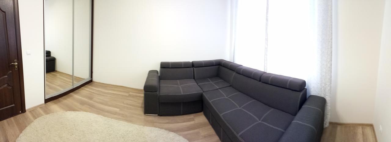 Gil Apartments, On Mynaiska 18 Ужгород Екстериор снимка