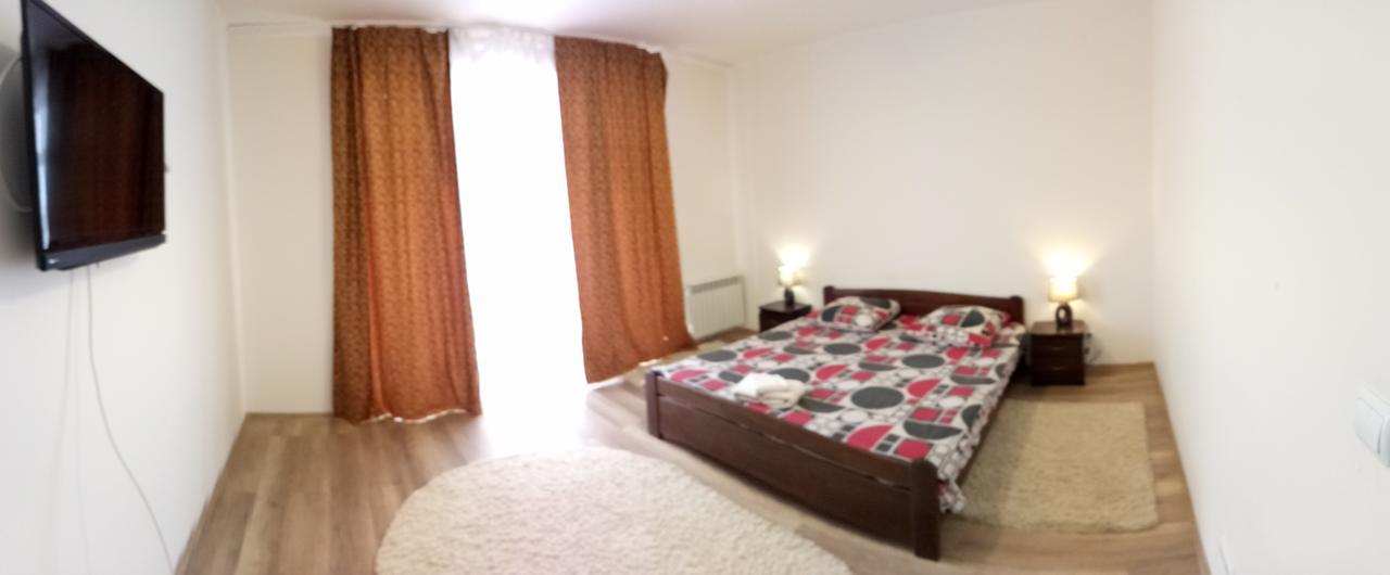 Gil Apartments, On Mynaiska 18 Ужгород Екстериор снимка